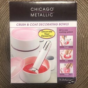 Chicago Metallic Crush & Coat Decorating Bowls